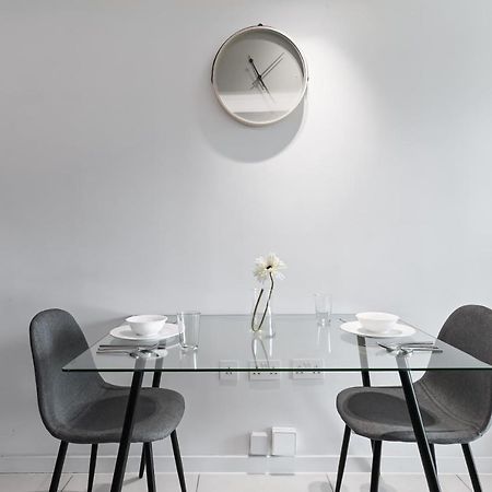 Khayat Homes - The Curve - One Bed London Exterior foto