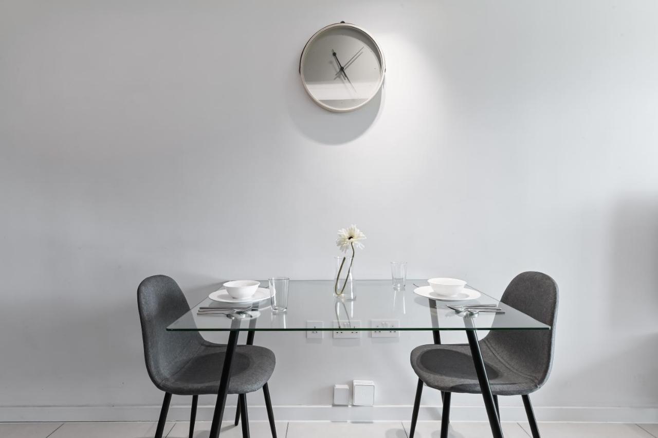 Khayat Homes - The Curve - One Bed London Exterior foto