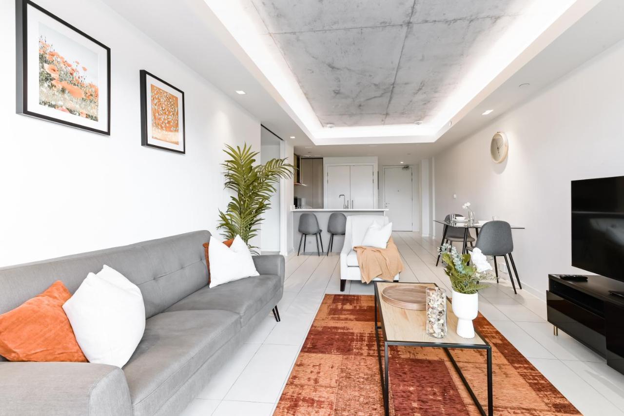 Khayat Homes - The Curve - One Bed London Exterior foto